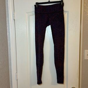 Lululemon low rise leggings/tights in blue/red speckle.  Size 4 EUC
